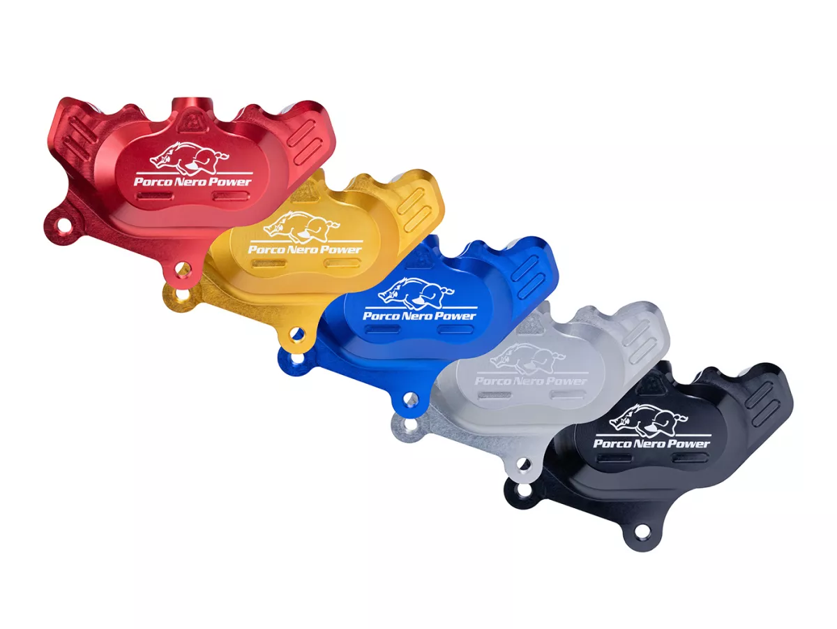 Kaliper rem depan (dengan sertifikat suku cadang TÜV) -PORCO NERO POWER 2.0 CNC oleh Spiegler 4-piston, Ø = 25/29mm- Vespa GT/GTS/GTV 125-300cc (dengan dan tanpa ABS) - anodisasi merah