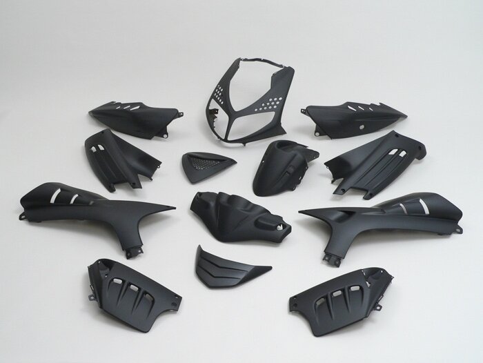 Set di parti della carenatura -EDGE- 13 pezzi - Peugeot Speedfight2- Nero Opaco
