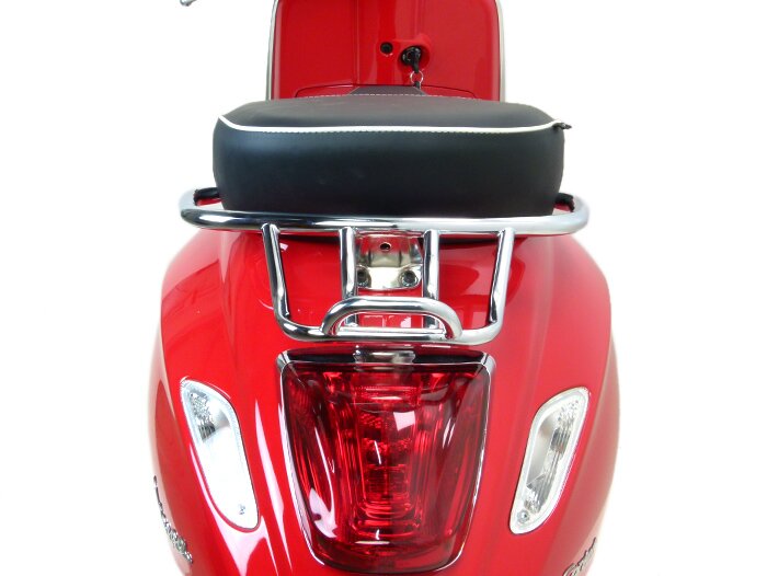 Porte bagages arrière -MOTO NOSTRA, avec poignées passager- Vespa Primavera 50 (ZAPC53100, ZAPC53200), Vespa Primavera 125 (ZAPM81100), Vespa Primavera 150 (ZAPM81200), Vespa Sprint 50 (ZAPC53101, ZAPC53201), Vespa Sprint 125 (RP8M82111, ZAPM81300, ZAPM81