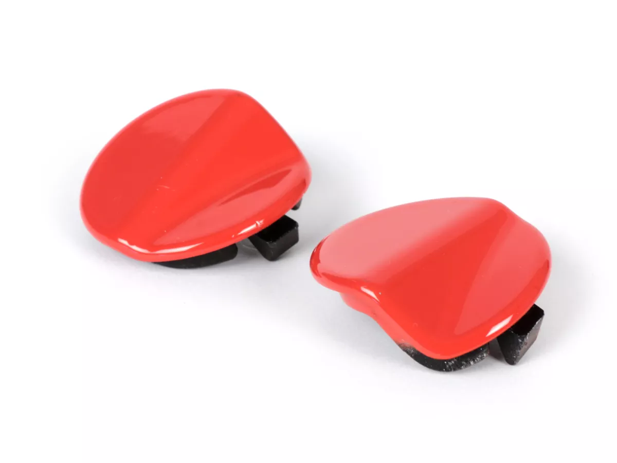 Set med täcklock för spegelhål -QUELLAGIO, orange (A1L)- Vespa GTS 125 (ZAPMA3700, ZAPMD3200, ZAPMD3201, ZAPMA3100, ZAPMA3200), Vespa GTS 150 (ZAPMA3200, ZAPMA3100), Vespa GTS 300 (ZAPMA3300), Vespa GTS HPE 300 (ZAPMA3600, ZAPMD310), Vespa GTS Super 125 (