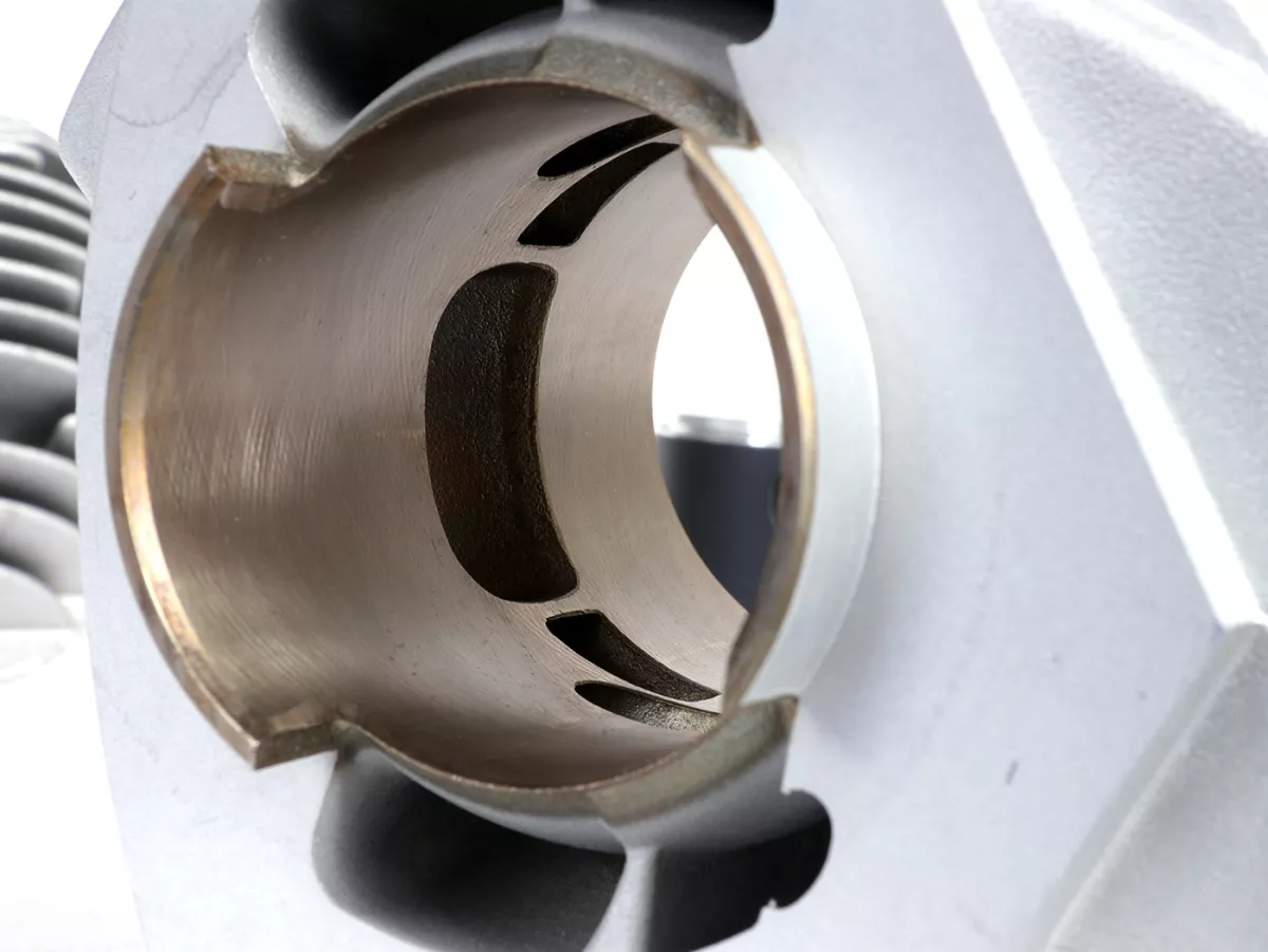 Cilindro -QUATTRINI M200S, para cárter motor C200- Vespa V50, PV125, ET3, PK50, PK80, PK125