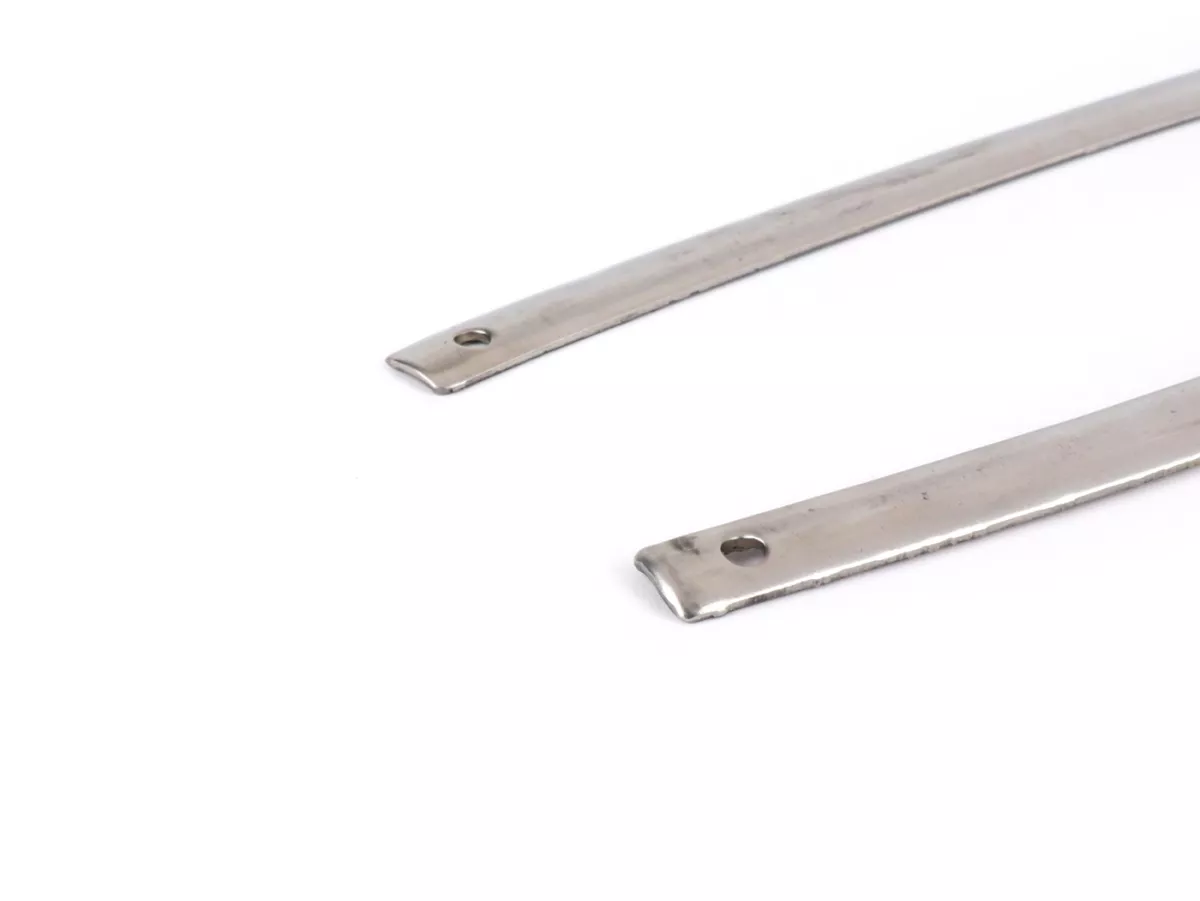 Pemasangan alas lantai step-through -RMS- Vespa Rally180 (VSD1T), Rally200 (VSE1T), Sprint150 (VLB1T), TS125 (VNL3T), GT125 (VNL2T), GTR125 (VNL2T), SS180 (VSC1T), GS160/GS4 (VSB1T), Super, VNA, VNB, VBA, VBB