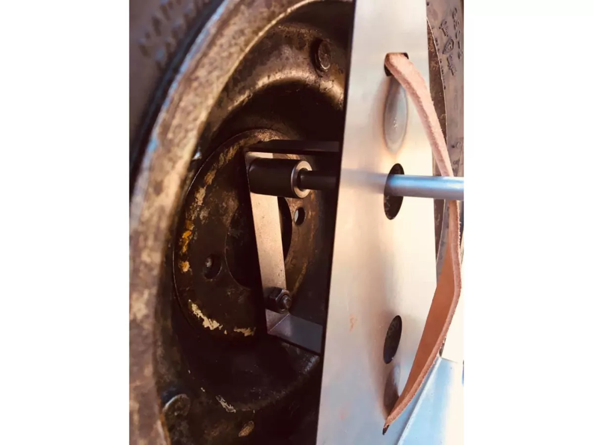 Oil can holder for 8 inch spare wheel in leg shield -RUSTY FARTS V6- Vespa Wideframe VL3T, VB1T, Largeframe VNA, VNB, VBA, VBB , Motovespa 125 S/N/L, 150 F/L - steel blank/unpainted