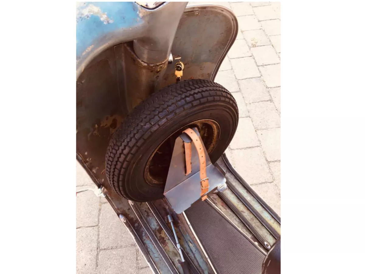 Oil can holder for 8 inch spare wheel in leg shield -RUSTY FARTS V6- Vespa Wideframe VL3T, VB1T, Largeframe VNA, VNB, VBA, VBB , Motovespa 125 S/N/L, 150 F/L - steel blank/unpainted