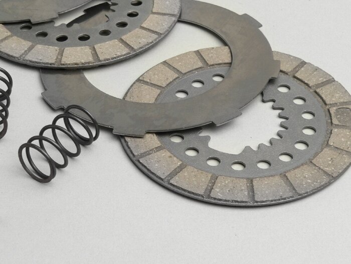 Kit disques d’embrayage garnis -SURFLEX- Vespa GS150 / GS3 VS1T (ressorts et disques lisses incl.)