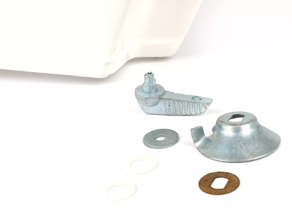 Zijklep rechts -TOMAS COMPOSITI, GRP voor Quattrini M200- Vespa V50 (V5A1T vanaf nr. 92877), V50 S (V5SA1T vanaf nr. 15325), V90 (vanaf nr. 22234), SS50, SS90, PV125, ET3 - met knevelslot