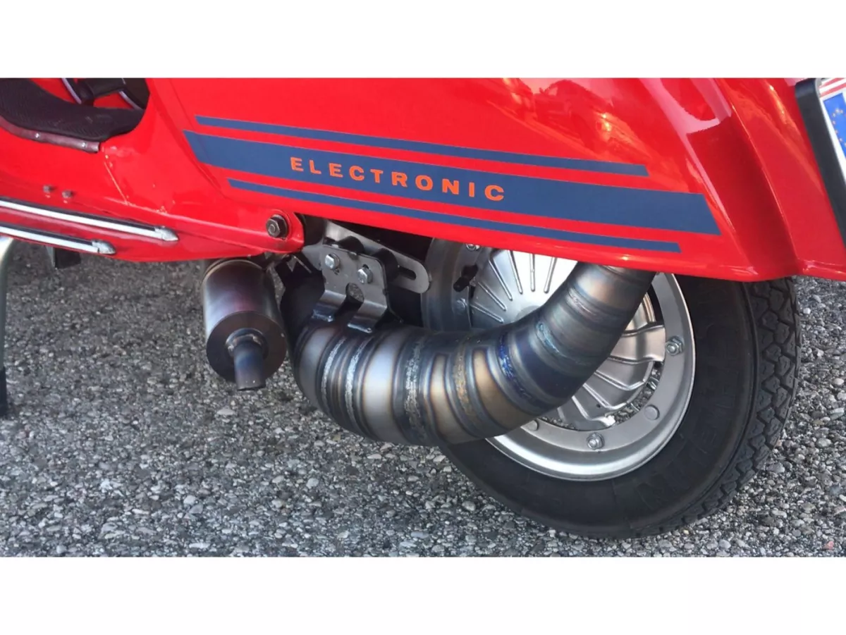 Uitlaat -EGIG PERFORMANCE Unisex (1,5mm plaatstaal) 125-170cc, Ø=32mm (54-60mm draadafstand), geschroefde XXL achterdemper (Ø70mm) - Vespa ET3, PV125 (ook geschikt voor voertuigen met bagageruimte in de linker zijkap)