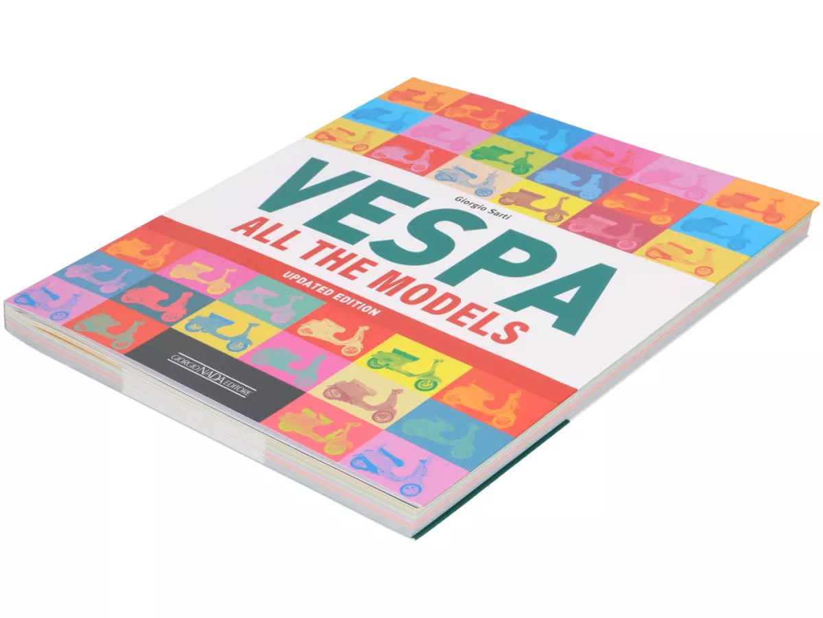 Boek -Vespa, alle modellen door Giorgio Sarti-(2023), Engels, 303 pagina's