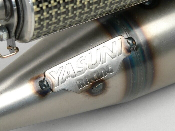 Uitlaat -YASUNI R- Peugeot 50 ccm (verticaal) - SPEEDFIGHT1 AC/LC, SPEEDFIGHT2 AC/LC, METALX50, XFIGHT50, TREKKER50, TKR50, VIVACITY50, ELYSEO50, ELYSTAR50, LOOXOR50, SQUAB50 - Koolstofvezel