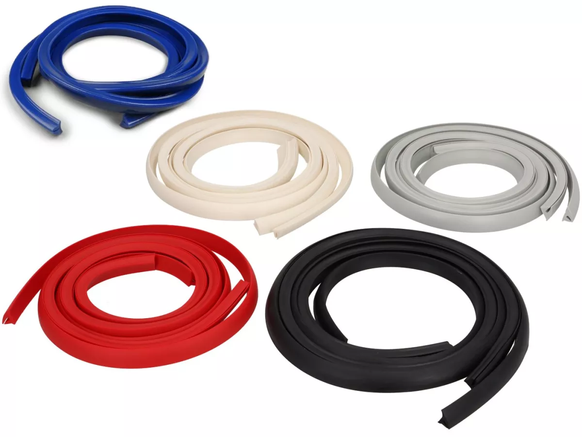 Set di coperture laterali in gomma -QUALITA' OEM- Vespa Sprint150 (VLB1T), Super, GT125 (VNL2T), GTR125 (VNL2T), GL150 (VLA1T), GS160 / GS4 (VSB1T), SS180 (VSC1T) - 1,65m + 1,20m -.