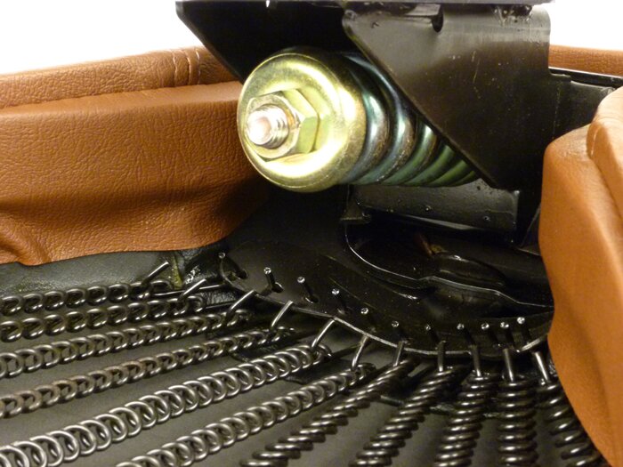 Saddle -OEM QUALITY rear- large frame - with rivest on the side - brown