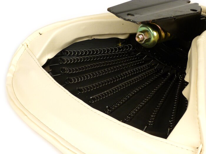 Saddle -OEM QUALITY rear- large frame - with rivest on the side - creme