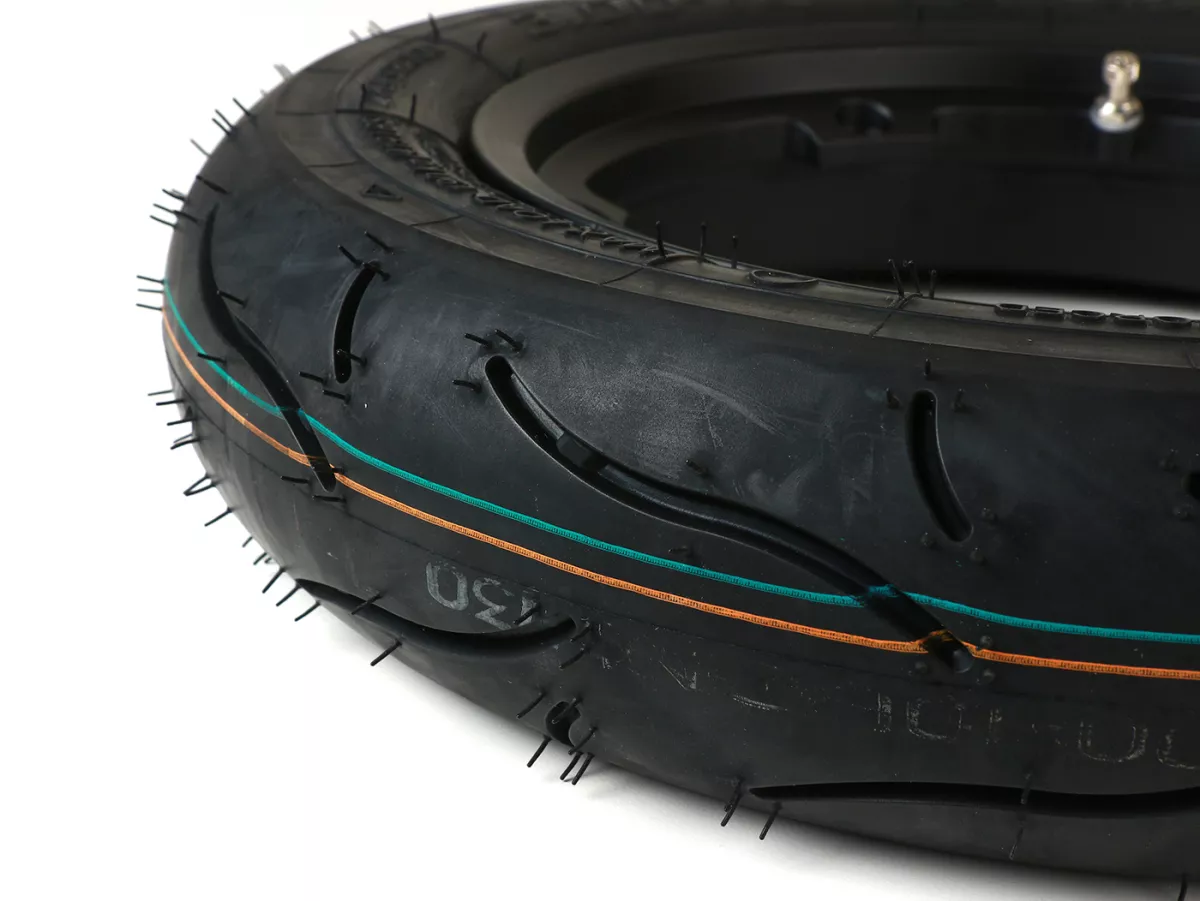 Compleet wiel (band gemonteerd op velg, rijklaar) -BGM Sport, tubeless, Vespa Smallframe V50, PK, Primavera, ET3- 3.00 - 10 inch TL 50S (versterkt) - velg 2.10-10 - zwart