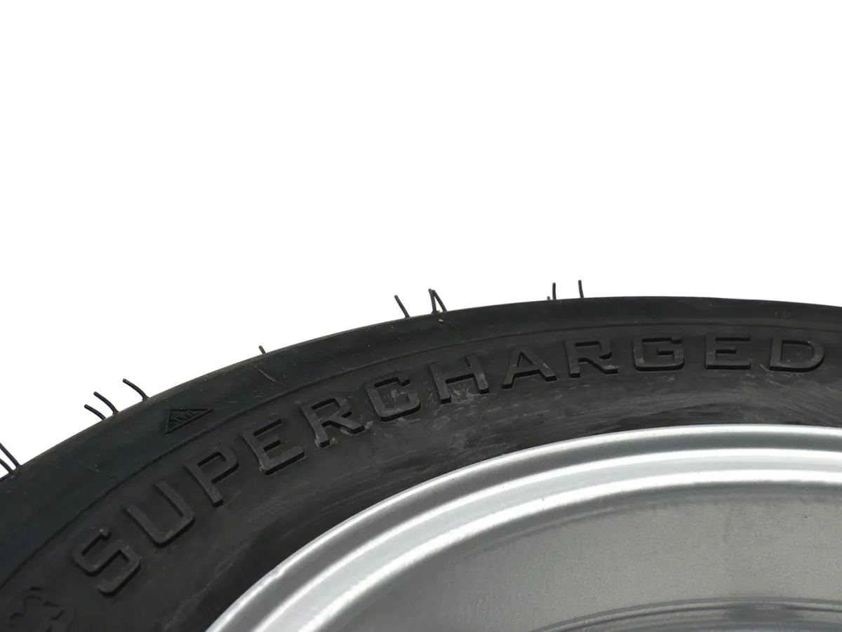 Compleet wiel (rijklaar gemonteerde band op velg) -BGM Sport, tubeless, Vespa Smallframe V50, PK, Primavera, ET3- 3.00 - 10 inch TL 50S (versterkt) - velg 2.10-10 - zilver