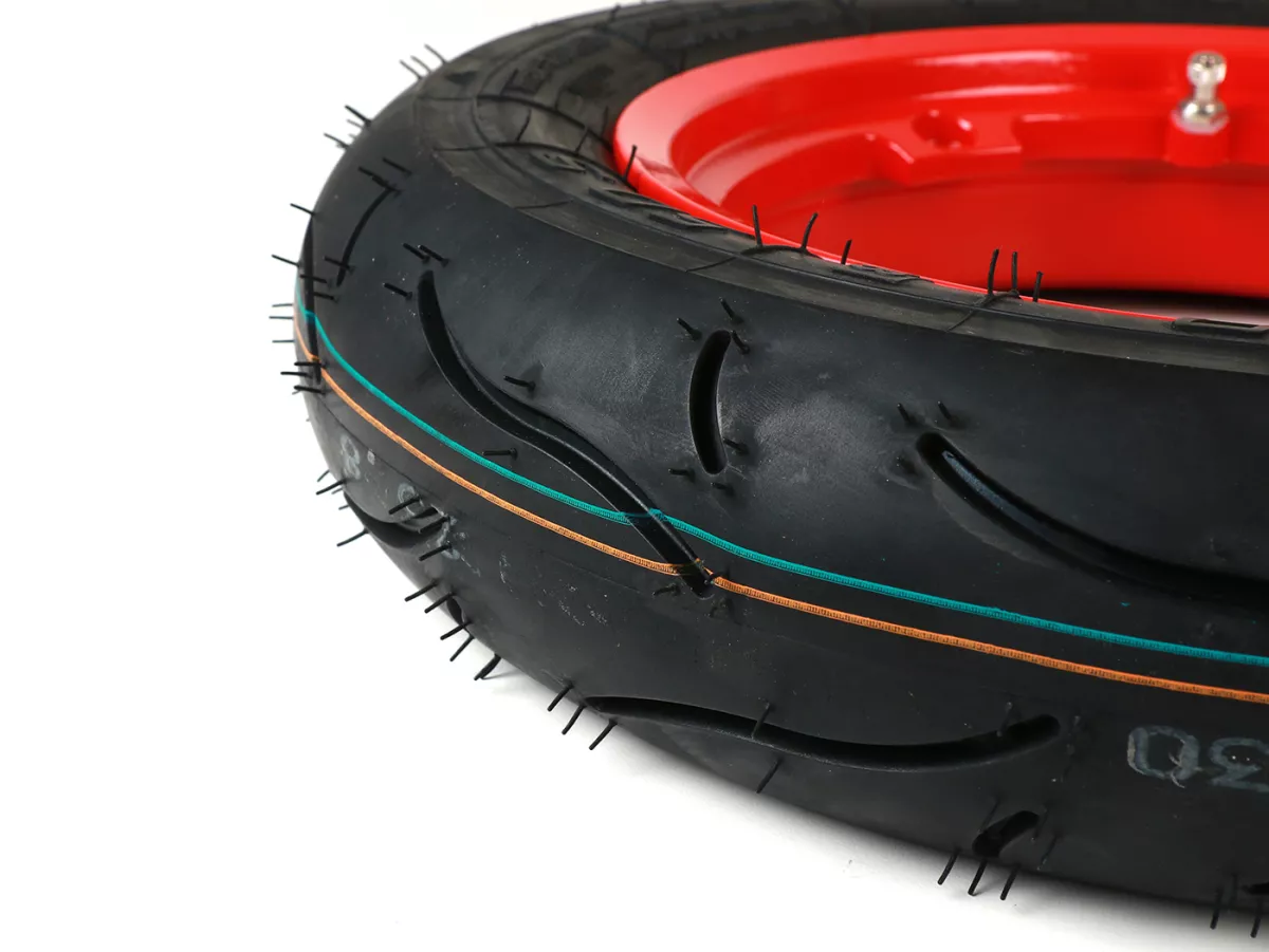 Compleet wiel (rijklaar gemonteerde band op velg) -BGM Sport, tubeless, Vespa Smallframe V50, PK, Primavera, ET3- 3.00 - 10 inch TL 50S (versterkt) - velg 2.10-10 - rood