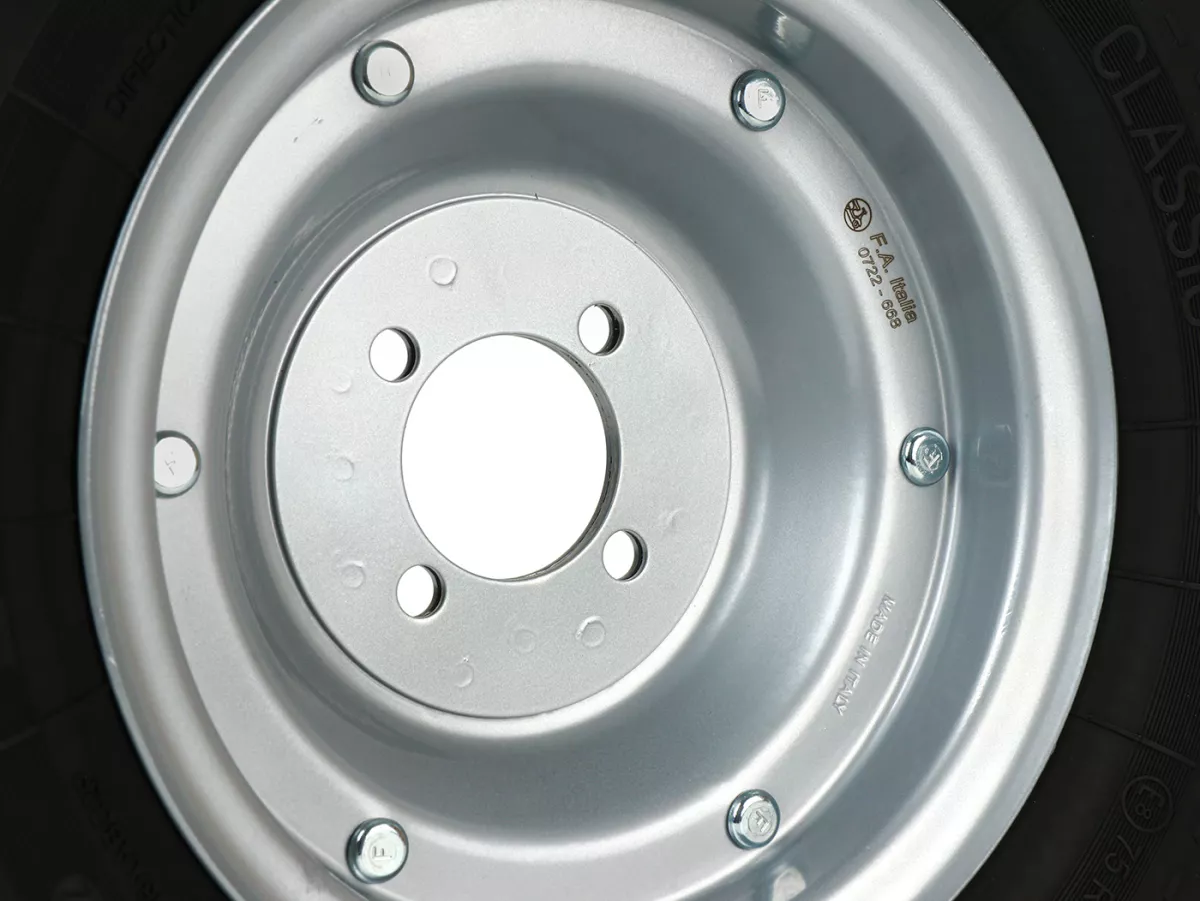 Roda lengkap -BGM Classic, Vespa Largeframe, Wideframe, V1-15, V30-33, VU, VM, VN, VNA, VNB, VB, VBA, VBB, Hoffmann, ACMA, - 3,50 - 8 inci (4PR) TT 46P 150 km/jam (bertulang) - Pelek baja, dicat 2,15 - 8 - Abu-abu