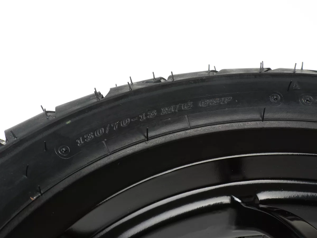 Komplett bakhjul -BGM PRO SPORT 13 tum- DUNLOP ScootSmart 2 130/70-13 - Vespa GTS, GTS Super, GTV, Sei Giorni, GT 60, GT, GT L 125-310cc - glänsande svart