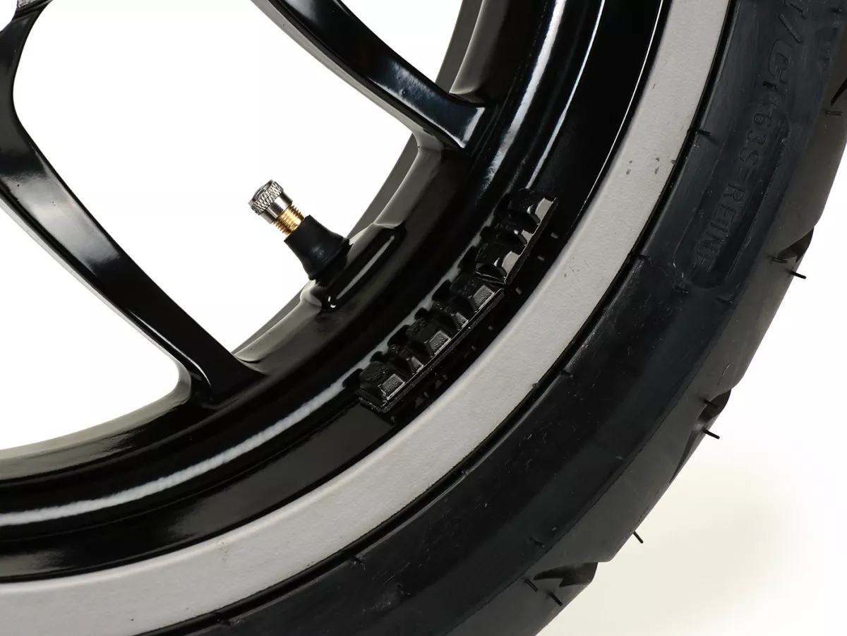 Complete wheel -BGM PRO SPORT 13 inch- DUNLOP ScootSmart 130/60-13 - Vespa GTS, GTS Super, GTV, Sei Giorni, GT 60, GT, GT L 125-310ccm - glossy black