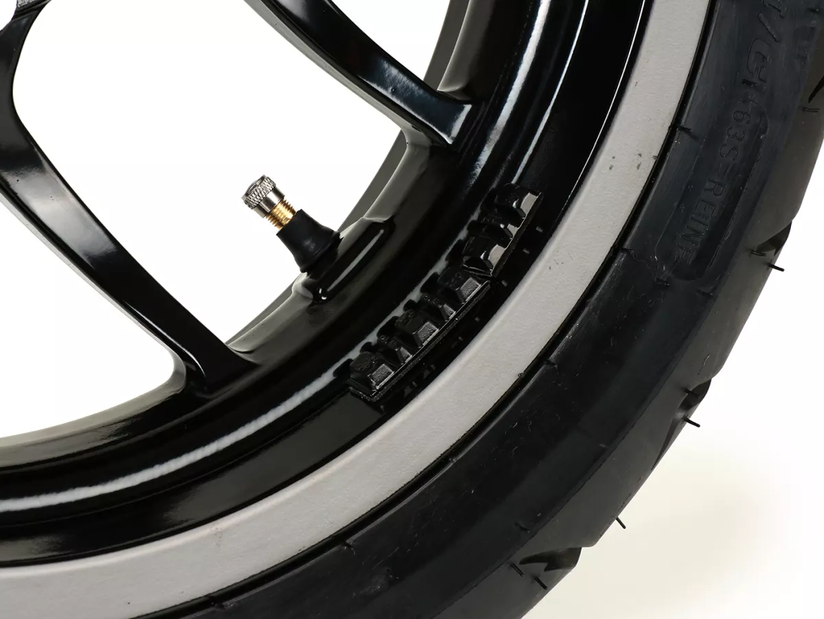 Roda lengkap -BGM PRO SPORT 13 inci- DUNLOP ScootSmart 140/60-13 - Vespa GTS, GTS Super, GTV, Sei Giorni, GT 60, GT, GT L 125-310cc - hitam mengkilap