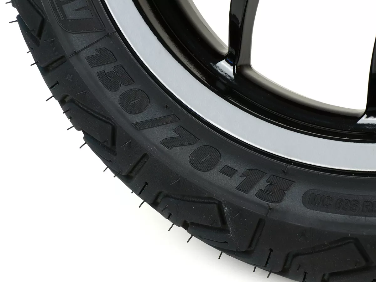 Juego completo de ruedas (delantera+trasera incl. juego de montaje) -BGM PRO SPORT 13 pulgadas- MICHELIN City Grip 2 120/70-13 + 130/70-13 - Vespa GTS, GTS Super, GTV, Sei Giorni, GT 60, GT, GT L 125-310ccm - negro brillante