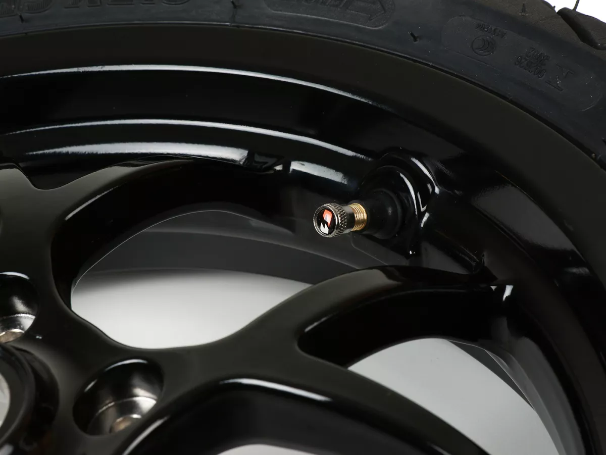 Komplett hjulsats (fram+bak inkl. monteringssats) -BGM PRO SPORT 13 tum- MICHELIN City Grip 2 130+140/60-13 - Vespa GTS, GTS Super, GTV, Sei Giorni, GT 60, GT, GT L 125-310ccm - blank svart