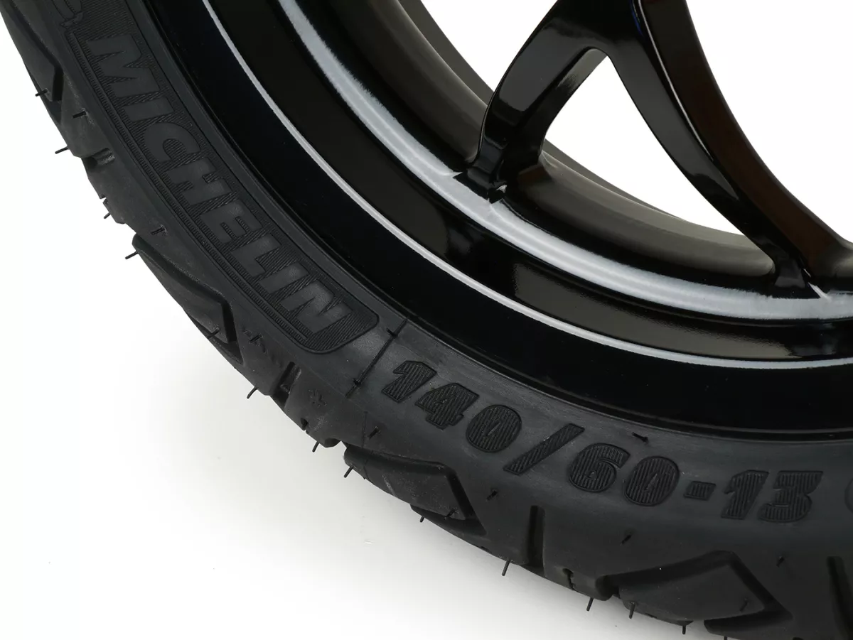 Komplett hjulsats (fram+bak inkl. monteringssats) -BGM PRO SPORT 13 tum- MICHELIN City Grip 2 130+140/60-13 - Vespa GTS, GTS Super, GTV, Sei Giorni, GT 60, GT, GT L 125-310ccm - blank svart