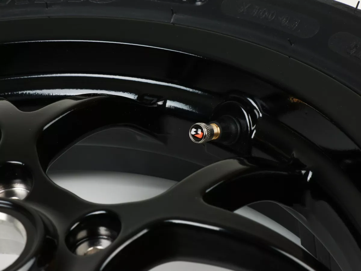Rueda trasera completa -BGM PRO SPORT 13 pulgadas- MICHELIN City Grip 2 130/70-13 - Vespa GTS, GTS Super, GTV, Sei Giorni, GT 60, GT, GT L 125-310cc - negro brillante