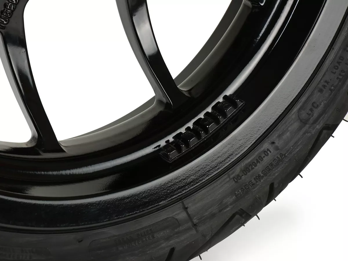 Komplett hjul -BGM PRO SPORT 13 tum- MICHELIN City Grip 2 140/60-13 - Vespa GTS, GTS Super, GTV, Sei Giorni, GT 60, GT, GT L 125-310ccm - glänsande svart