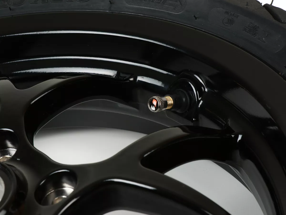 Komplett hjul -BGM PRO SPORT 13 tum- MICHELIN City Grip 2 140/60-13 - Vespa GTS, GTS Super, GTV, Sei Giorni, GT 60, GT, GT L 125-310ccm - glänsande svart