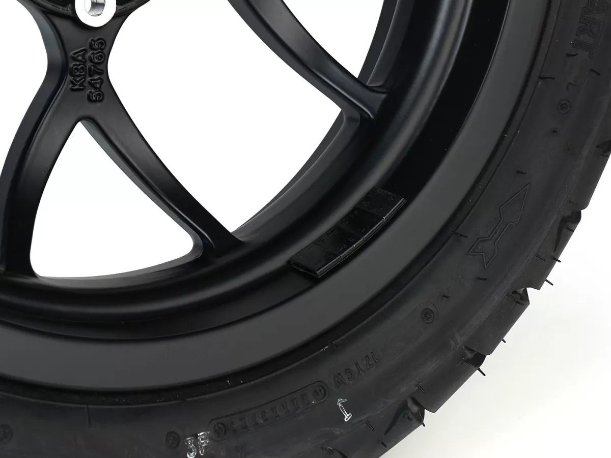 Komplett bakhjul -BGM PRO SPORT 13 tum- DUNLOP ScootSmart 2 130/70-13 - Vespa GTS, GTS Super, GTV, Sei Giorni, GT 60, GT, GT L 125-310cc - svart matt