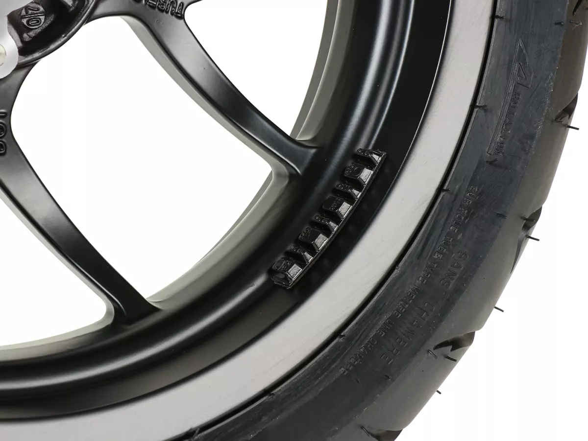 Llanta completa -BGM PRO SPORT 13 pulgadas- DUNLOP ScootSmart 130/60-13 - Vespa GTS, GTS Super, GTV, Sei Giorni, GT 60, GT, GT L 125-310cc - negro mate