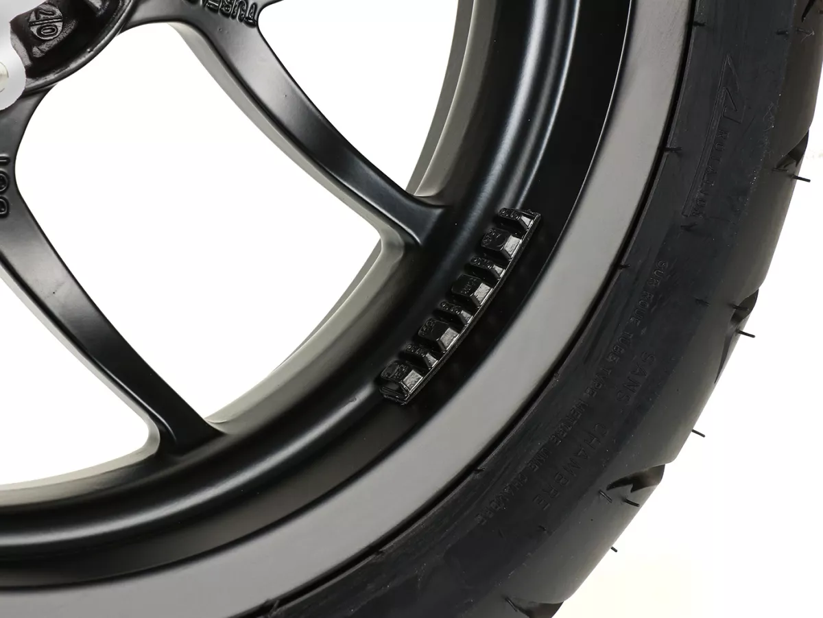 Llanta completa -BGM PRO SPORT 13 pulgadas- DUNLOP ScootSmart 140/60-13 - Vespa GTS, GTS Super, GTV, Sei Giorni, GT 60, GT, GT L 125-310cc - negro mate