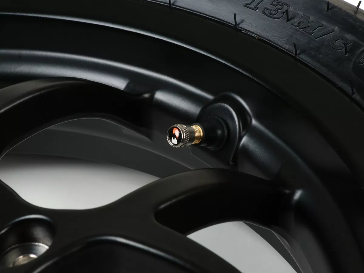 Llanta completa -BGM PRO SPORT 13 pulgadas- DUNLOP ScootSmart 140/60-13 - Vespa GTS, GTS Super, GTV, Sei Giorni, GT 60, GT, GT L 125-310cc - negro mate