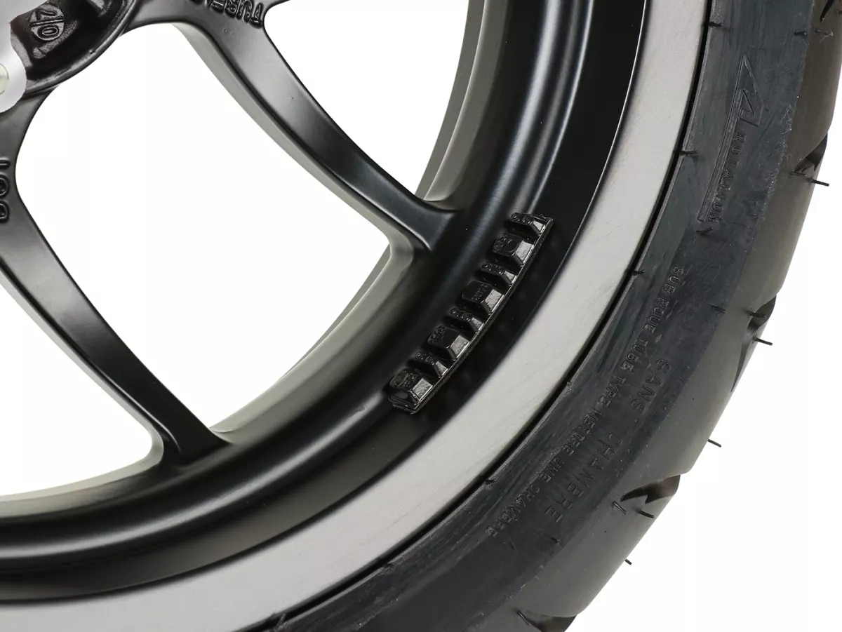 Juego completo de ruedas (delantera+trasera incl. juego de montaje) -BGM PRO SPORT 13 pulgadas- DUNLOP ScootSmart 130+140/60-13 - Vespa GTS, GTS Super, GTV, Sei Giorni, GT 60, GT, GT L 125-310ccm - negro mate
