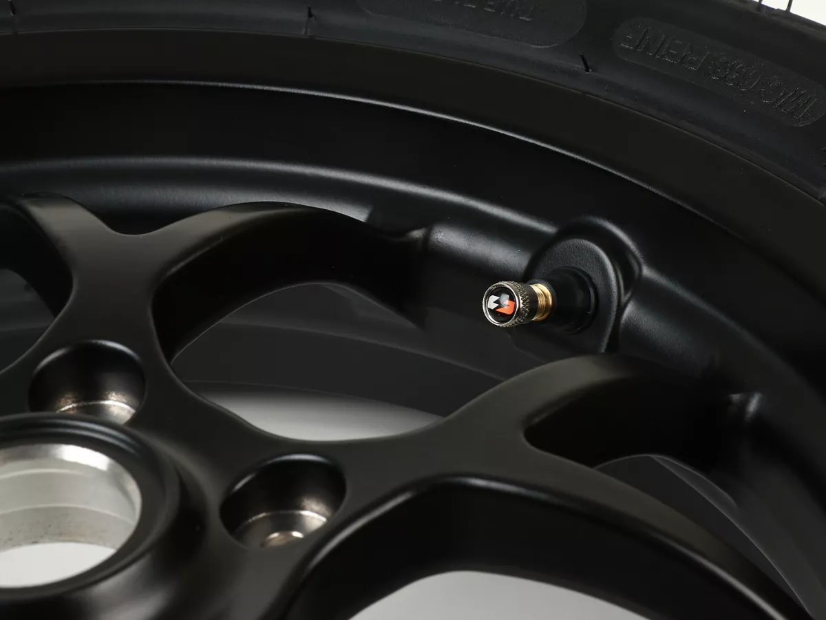 Llanta completa -BGM PRO SPORT 13 pulgadas- MICHELIN City Grip 2 120/70-13 - Vespa GTS, GTS Super, GTV, Sei Giorni, GT 60, GT, GT L 125-310cc - negro mate