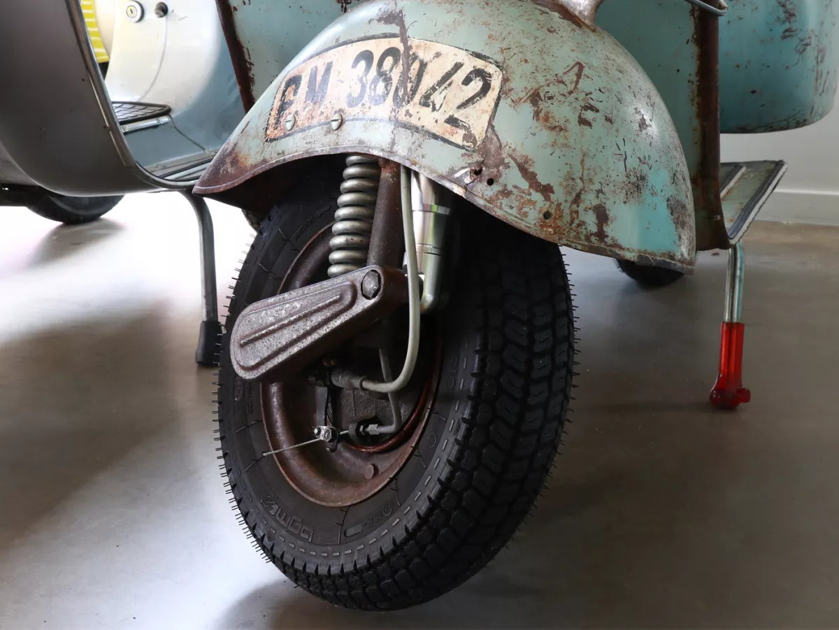 Schokdemper voor -BGM PRO TOURING- Vespa Largeframe Rally180/200 (VSD1T/VSE1T), Sprint150 (VLB1T), GT125 (VNL2T), GTR125 (VNL2T), TS125 (VNL3T), GL150 (VLA1T), Super (VNC/VBC), VNA, VNB, VBA, VBB, Breedframe V30-33, VM, VN, VL, GS150 / GS3 (VS1-5T), ACMA