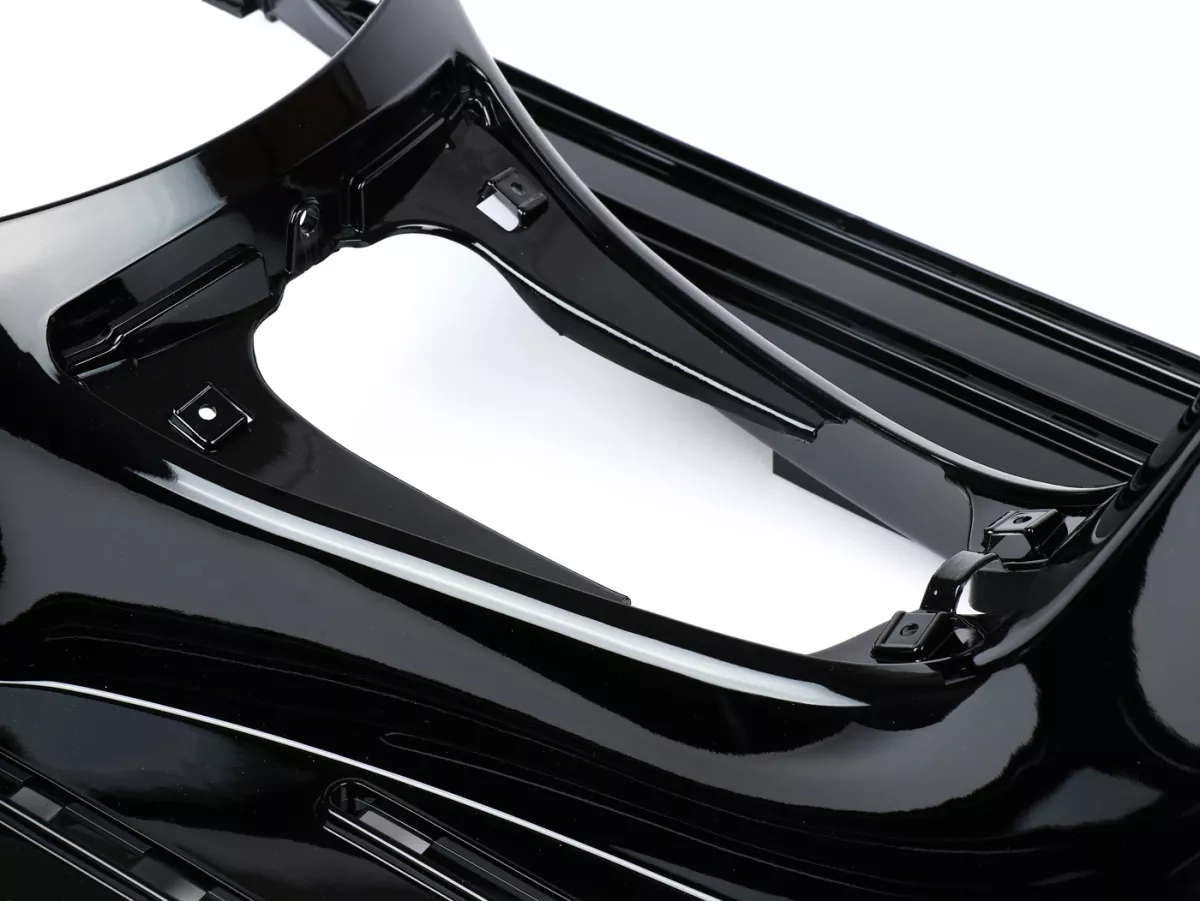 Foot board -PIAGGIO- Vespa GTS 125 (ZAPMD3200), Vespa GTS HPE 300 (ZAPMA3600, ZAPMD310), Vespa GTS Super 125 (ZAPMD3200), Vespa GTS Super HPE 300 (ZAPMD3100, ZAPMD3101), Vespa GTV HPE 300 (ZAPMD3102)- black glossy