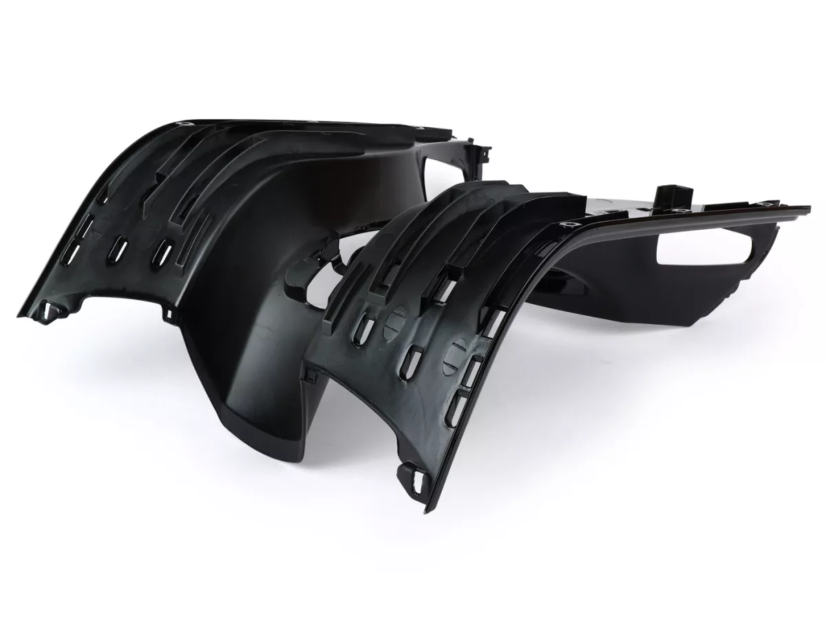 Foot board -PIAGGIO- Vespa GTS 125 (ZAPMD3200), Vespa GTS HPE 300 (ZAPMA3600, ZAPMD310), Vespa GTS Super 125 (ZAPMD3200), Vespa GTS Super HPE 300 (ZAPMD3100, ZAPMD3101), Vespa GTV HPE 300 (ZAPMD3102)- black glossy