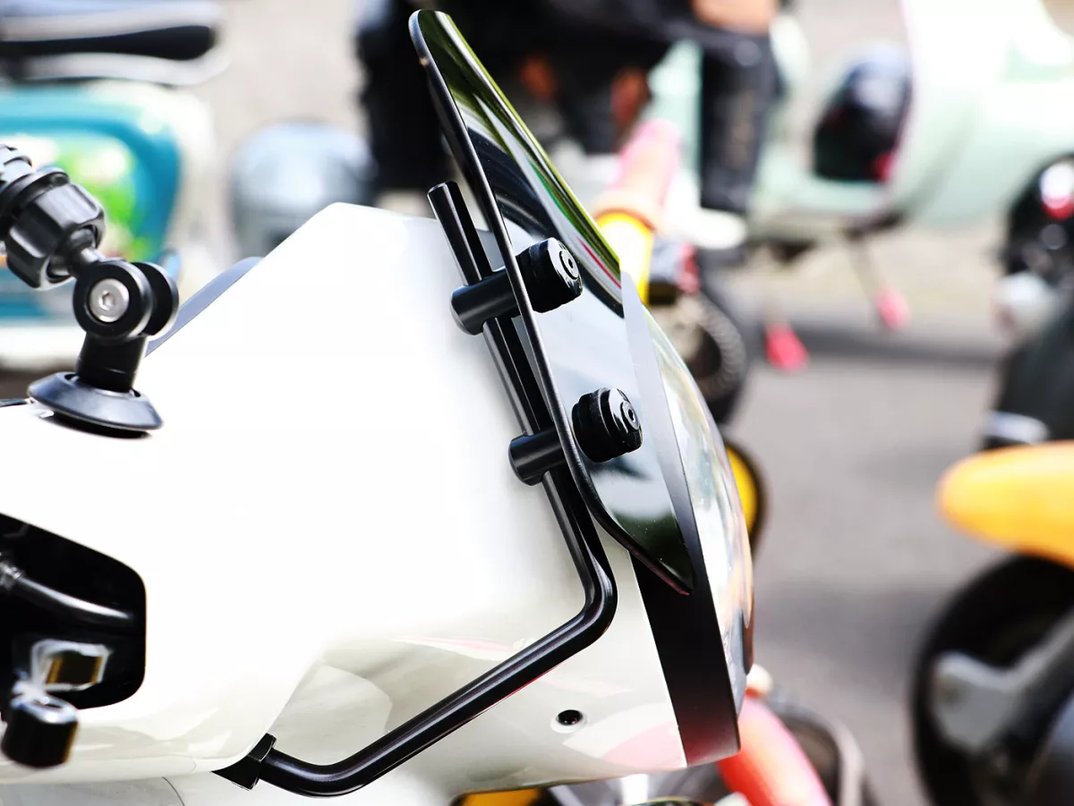 Flyscreen with chromed brackets -MOTO NOSTRA- w=293mm, h=101mm- Vespa GTS 125-310 Keyless - black tinted glass'