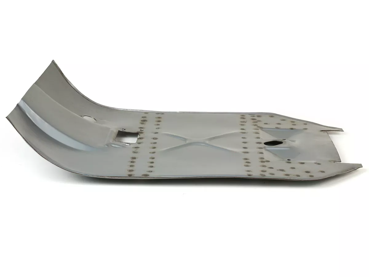 Panel lantai perbaikan -PREMIUM 710x420mm, desain melengkung- untuk Vespa Smallframe (lubang pedal rem bundar, tahun 68-79) - 50N, 50 L, 50 R, SS50, PV, ET3 - bala bantuan X +X/K, dua penyangga