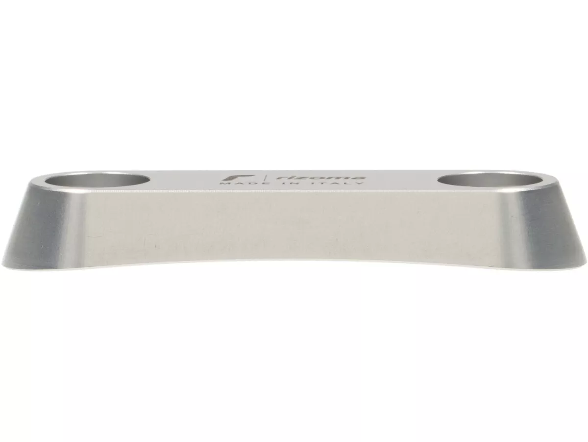 Capot porte bagages/poignées de passagers arrière -RIZOMA- Aluminium CNC - argent - Vespa GTS 125-310 Keyless