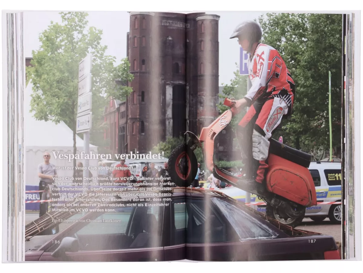 VESCOO 1 Yearbook for Vespa fans and Ape friends, 272 pages, hardcover, 16 x 23.5 cm -German language