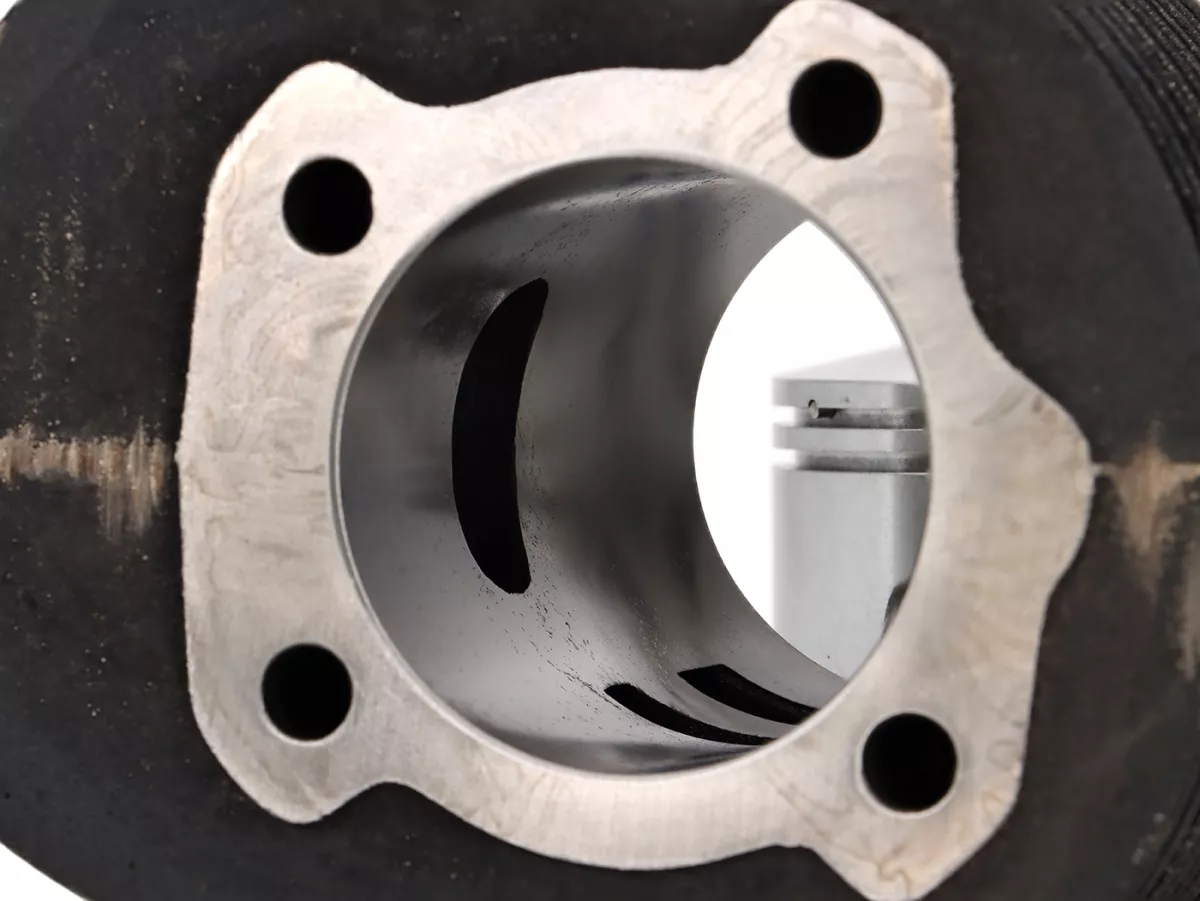 Cylindre -QUALITÉ OEM 200 cc 12ch- Vespa Rally 200 (VSE1T), P200E (VSX1T), PX200, PX200E, PX200E Elestart, PX200E GS, Cosa 200 (VDR1T, VSR1T), Motovespa 200DS, 200DN, TX200, 200 Iris, CLX200 Cosa