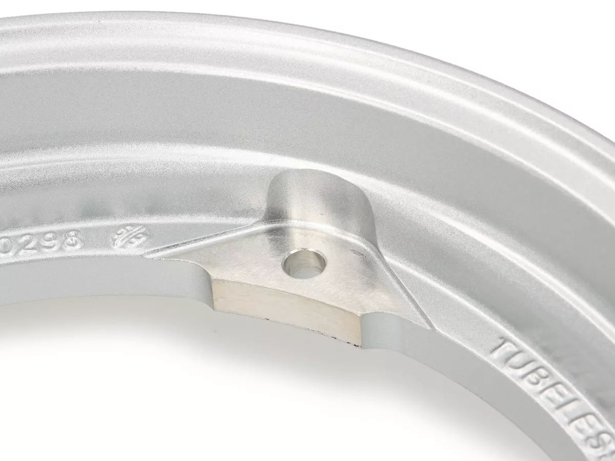 Roda -BGM Pro Superstrong tubeless 2.10-10 inci aluminium- Vespa V50, 50N, Special, PV, ET3, PK50-125 (S/XL/XL2), PX, T5, Sprint, Rally, GT/GTR, LML Star, Deluxe, Stella - Silver