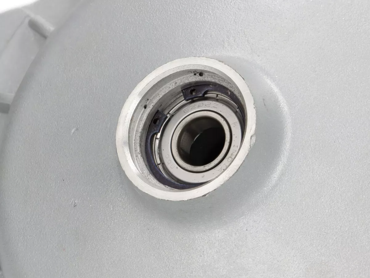 Brake drum - front hub for disc brake -OEM LML Classic Grimeca Style Ø20mm axle- LML Star/Stella - with caliper mount type LML also suitable for Vespa PX80, PX125, PX150, PX200 Lusso (1984-) - silvergrey
