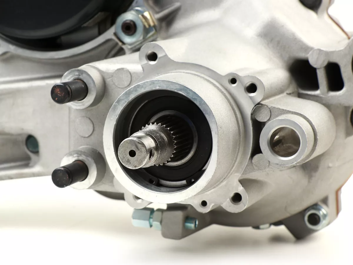 Engine -PINASCO 225cc, Ø69mm, stroke=60mm, rotary valve fuselage engine incl. ignition (without carburetor, clutch cover, brake system, cylinder cover)
