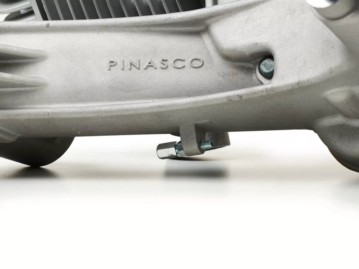 Engine -PINASCO 225cc, Ø69mm, stroke=60mm, rotary valve fuselage engine incl. ignition (without carburetor, clutch cover, brake system, cylinder cover)