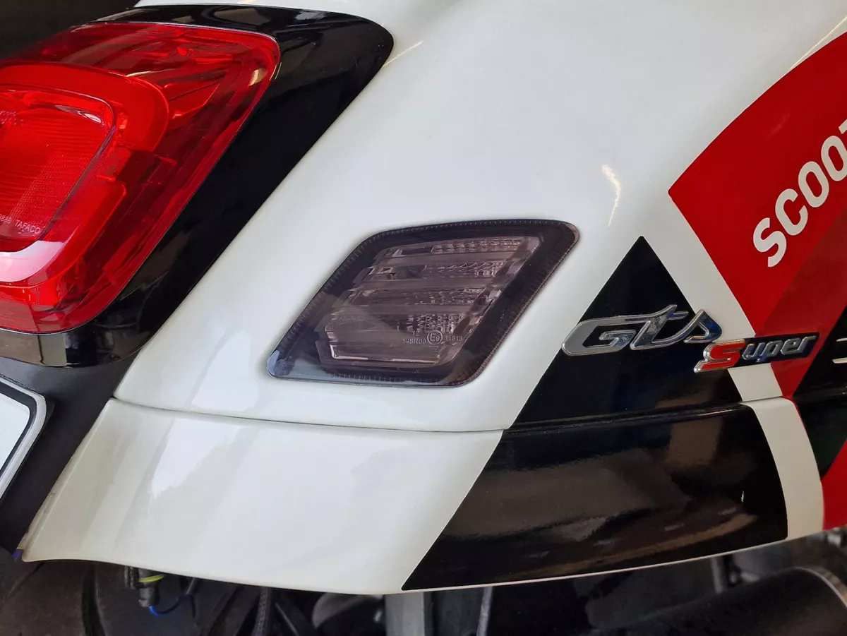 Blinkerssats fram + bak -POWER 1- LED - Vespa GTS/GTV 125-300 Keyless - tonad