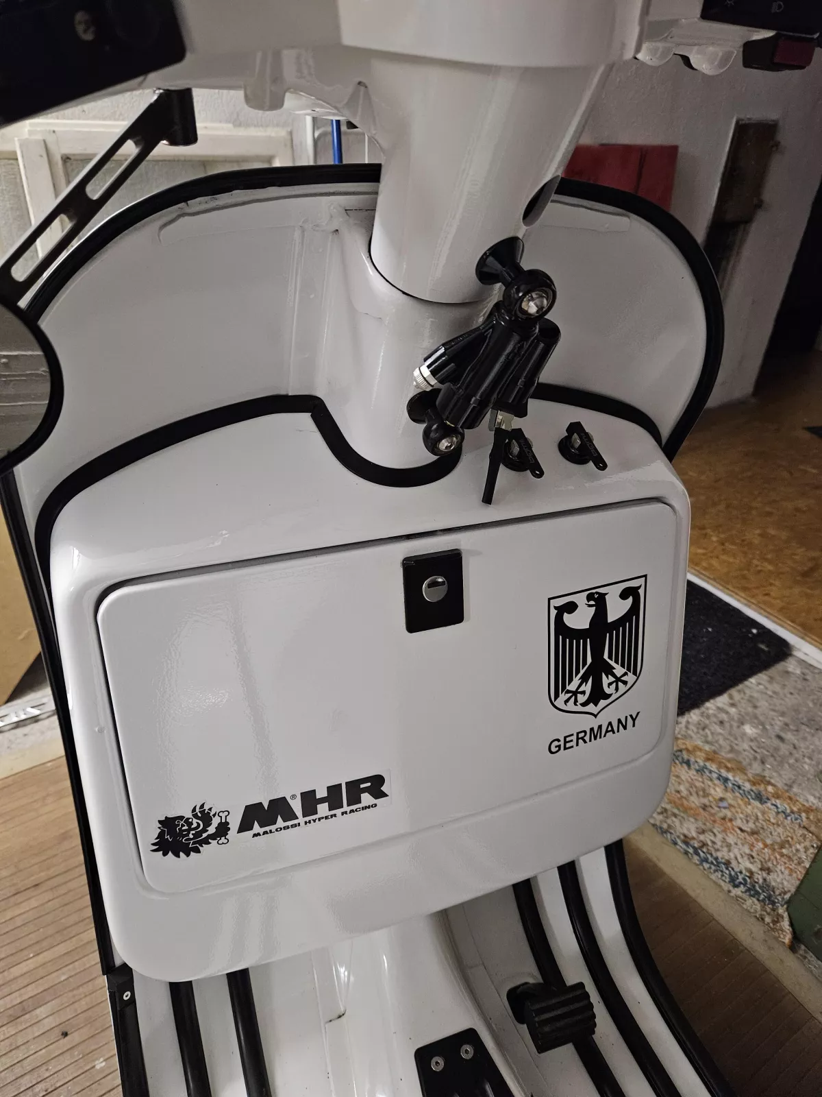 Stuurdemper incl. bevestiging -STD ScooterTec- Aluminium CNC - voor Vespa PX oud, PX Lusso, Disc, 2011 en Motovespa DN, PX, Iris - Kleur: Aluminium