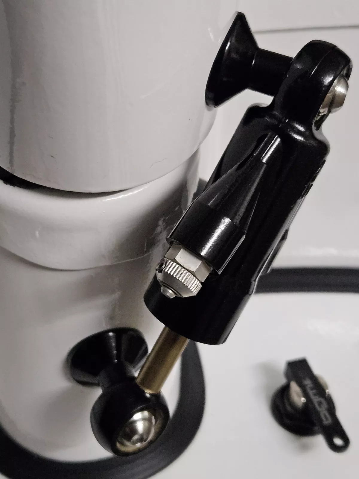 Stuurdemper incl. bevestiging -STD ScooterTec- Aluminium CNC - voor Vespa PX oud, PX Lusso, Disc, 2011 en Motovespa DN, PX, Iris - Kleur: Aluminium